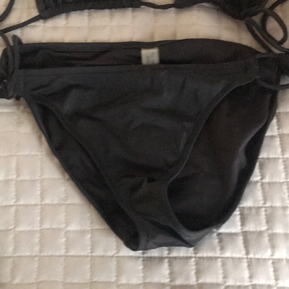 VS string bikini - Picture 3 of 3